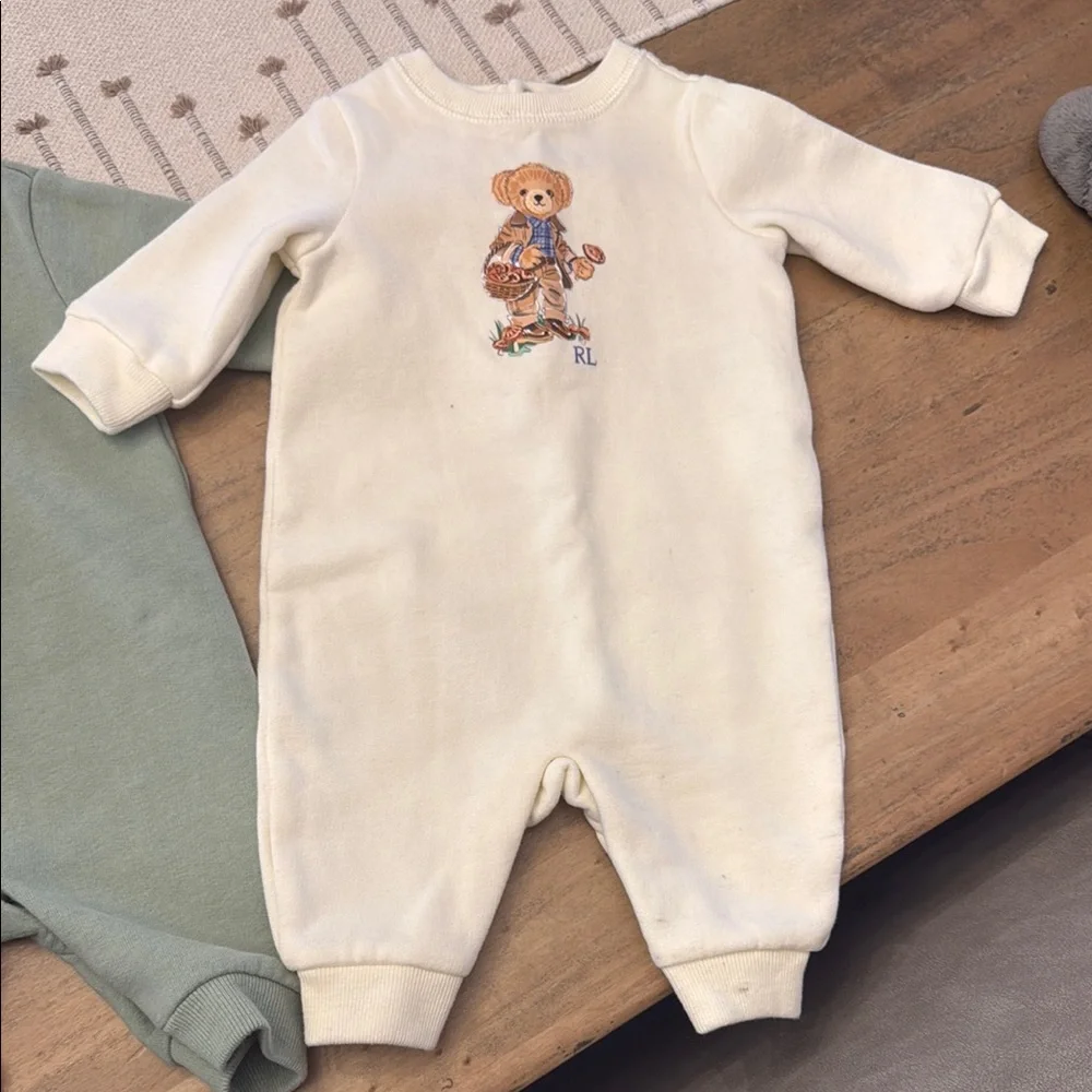 Ralph Lauren Baby Romper sweatsuit with Bear Design